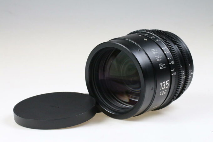 Sigma Cine 135mm T2,0 FF / EF metric - FF High Speed Prime Line - #52489515 - Image 2