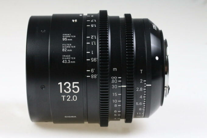 Sigma Cine 135mm T2,0 FF / EF metric - FF High Speed Prime Line - #52489515 - Image 3