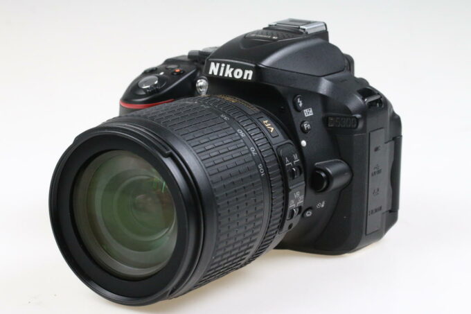 Nikon D5300 mit AF-P DX 18-55mm f/3,5-5,6 VR - #4895025