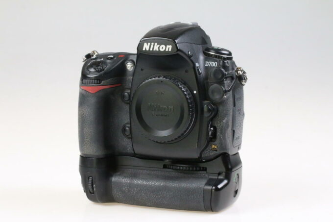 Nikon D700 Gehäuse mit Zubehörpaket - #2174506