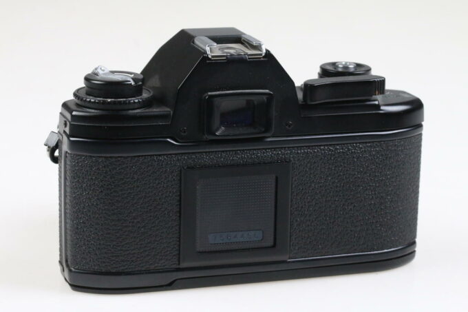 Nikon EM mit MF 50mm f/1,8 Series E - #7584466