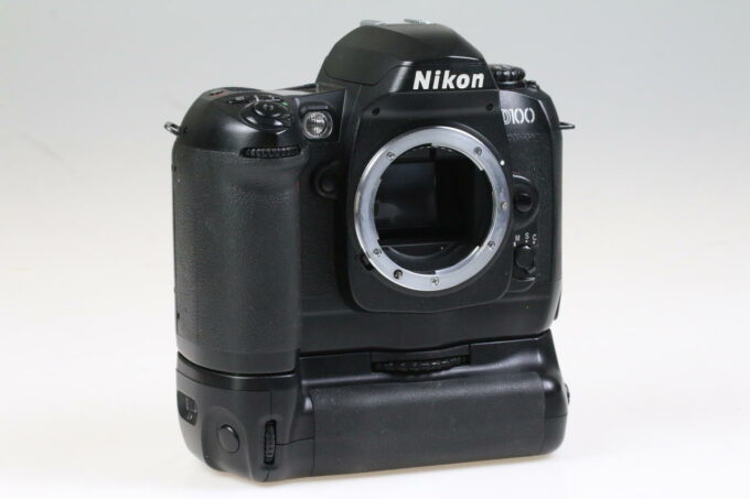 Nikon D100 Gehäuse mit Zubehörpaket - #2293537