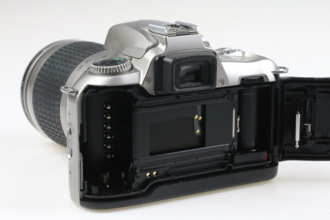 Nikon F55 Gehäuse mit AF 28-100mm f/3,5-5,6 G - #2024586