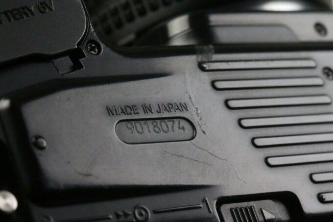 Nikon F-601 mit AF 35-70mm f/3,3-4,5 - #9018074