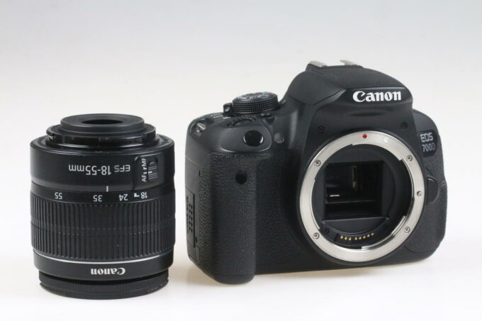 Canon EOS 700D mit EF-S 18-55mm f/3,5-5,6 IS - #373075005554