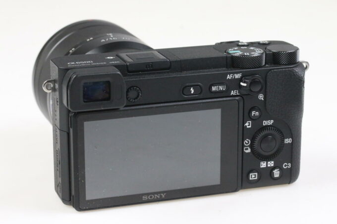 Sony Alpha 6500 mit Vario-Tessar E 16-70mm f/4,0 ZA OSS - #3778845