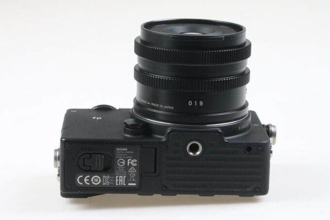 Sigma fp L mit 45mm f/2,8 DG DN - Spiegellose Systemkamera - #91505210