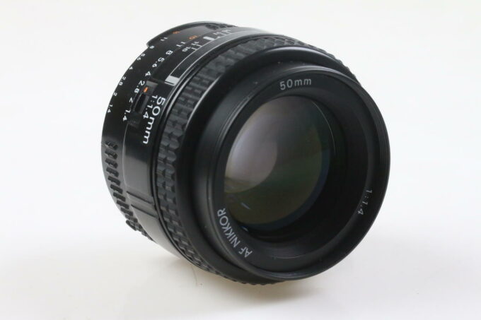 Nikon AF NIKKOR 50mm f/1,4 - #3043227