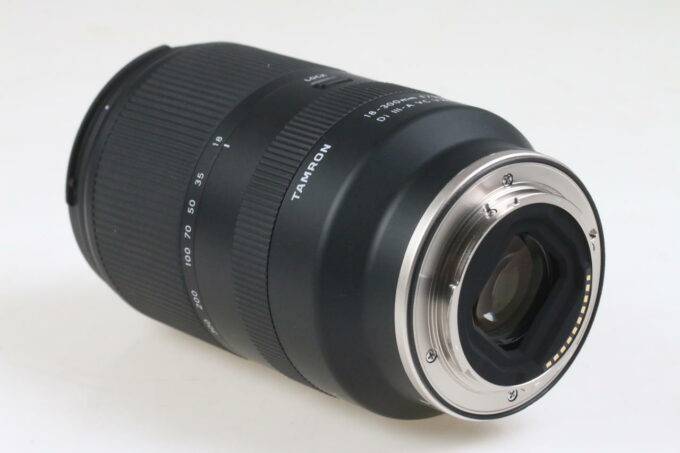 Tamron 18-300mm f/3,5-6,3 Di III-A VC VXD für Sony E-Mount
