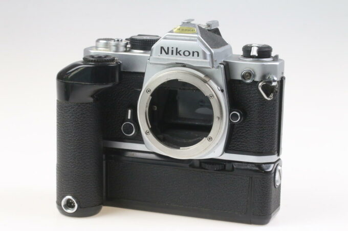 Nikon FM Gehäuse mit MD-12 Winder - #3269195