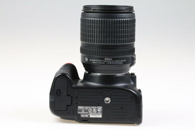 Nikon D5100 mit AF-S DX 18-105mm f/3,5-5,6 G ED VR - #7130671