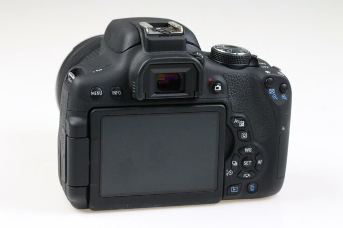 Canon EOS 750D mit EF-S 18-135mm f/3,5-5,6 IS STM - #063032000223