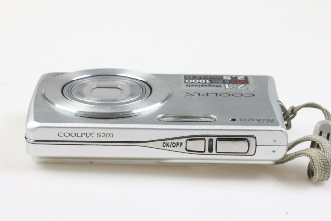 Nikon Coolpix S200 Digitalkamera - #40644506