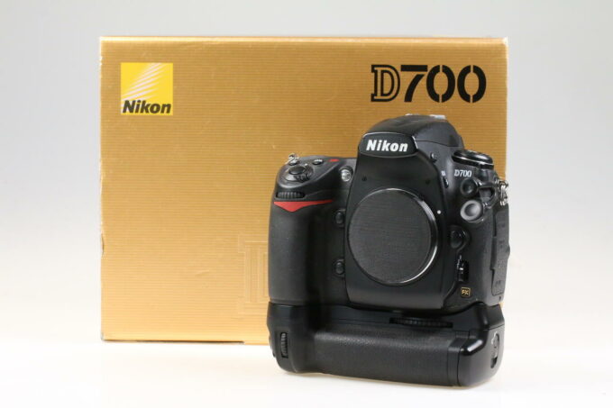 Nikon D700 + MB-D10 Handgriff - #2148538
