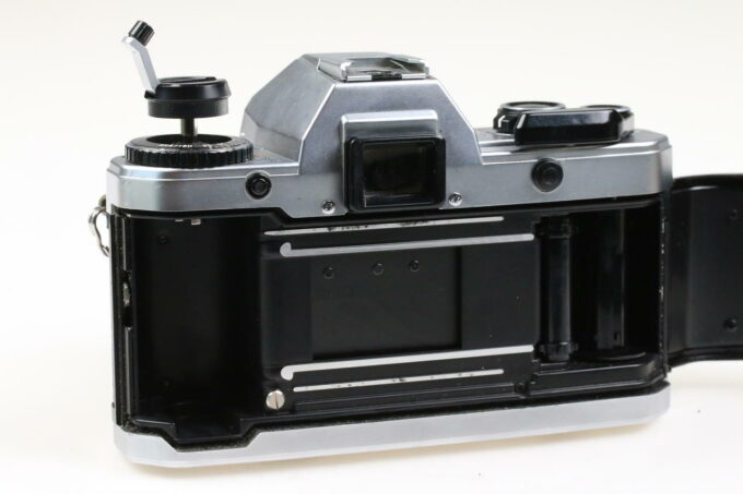 Yashica FX-70 Quartz mit Yashica ML 50mm f/2,0 - #012189