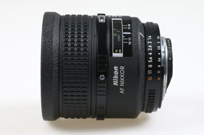 Nikon AF 28mm f/1,4 D