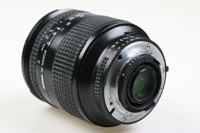 Nikon AF 28-200mm f/3,5-5,6 D - #215973
