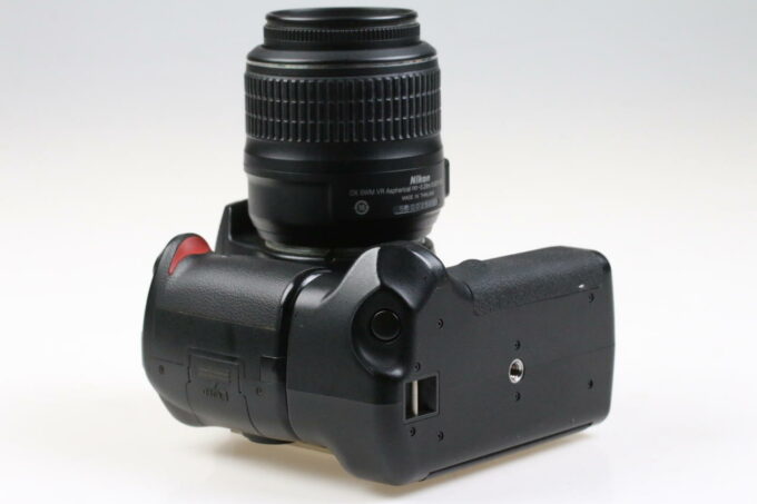 Nikon D5000 mit AF-S DX 18-55mm f/3,5-5,6 G VR - #6623378