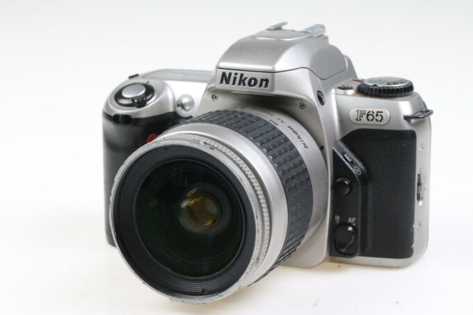 Nikon F65 mit AF 28-80mm f/3,3-5,6 G - #2085397