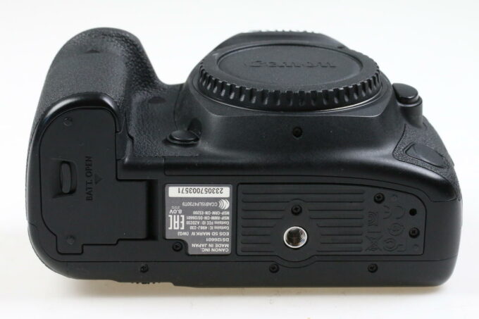 Canon EOS 5D Mark IV - #233057003571