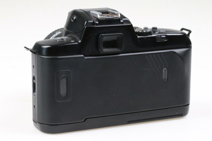 Nikon F-401x mit 35-70mm f/3,3-4,5 - #2211765