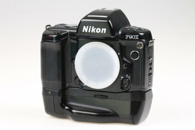 Nikon F90X mit MB-10 - #2409003