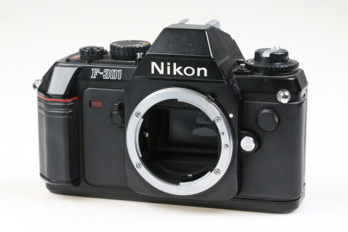 Nikon F-301 Gehäuse - #2320884