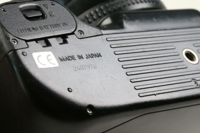 Nikon F50 mit AF 35-80mm f/4,0-5,6 D - #2407976