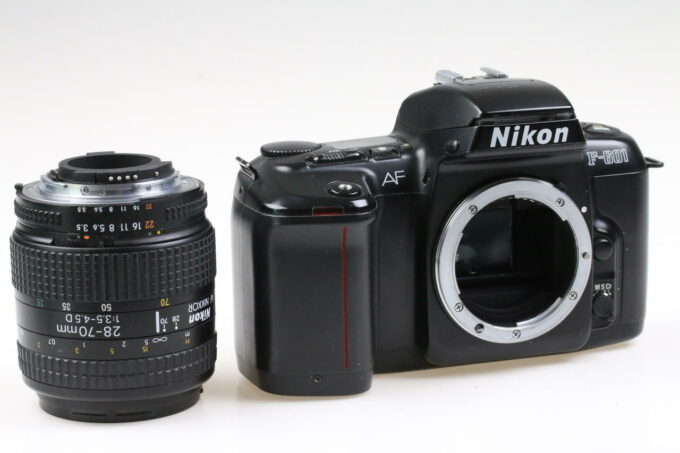 Nikon F-601 mit AF 28-70mm f/3,5-4,5 D - #3015469