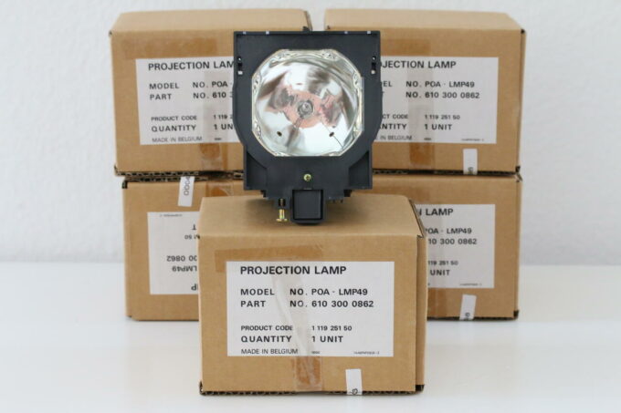 Barco CLM HD8 SET / Beamer Projektor + Lampen
