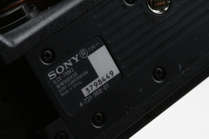 Sony Alpha 7R III mit Zubehörpaket - #3798449