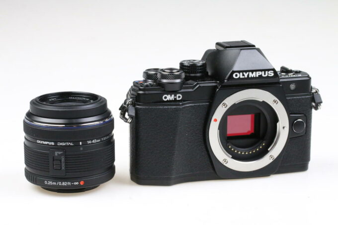 Olympus OM-D E-M10 II mit 14-42mm f/3,5-5,6 - #BLH69989