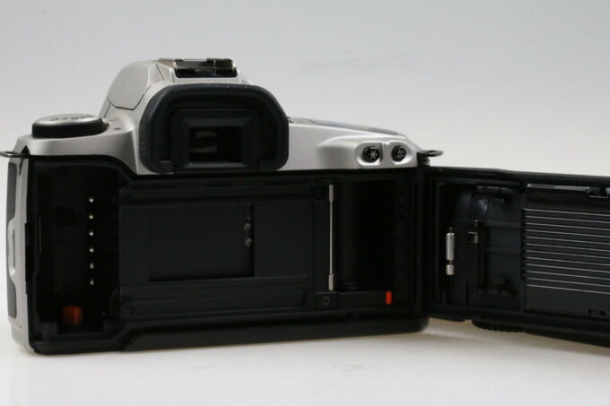 Canon EOS 500N mit Canon BP-8 Griff - #1762544