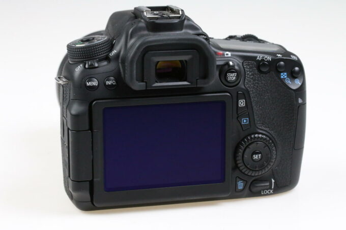 Canon EOS 70D mit EF-S 18-135mm f/3,5-5,6 IS STM - #053021001865