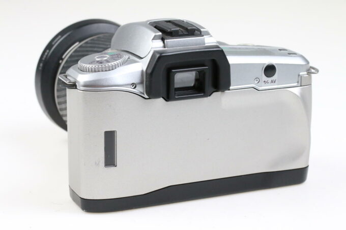 Minolta Dynax 40 mit AF Zoom 28-100mm f/3,5-5,6 D - #40510800