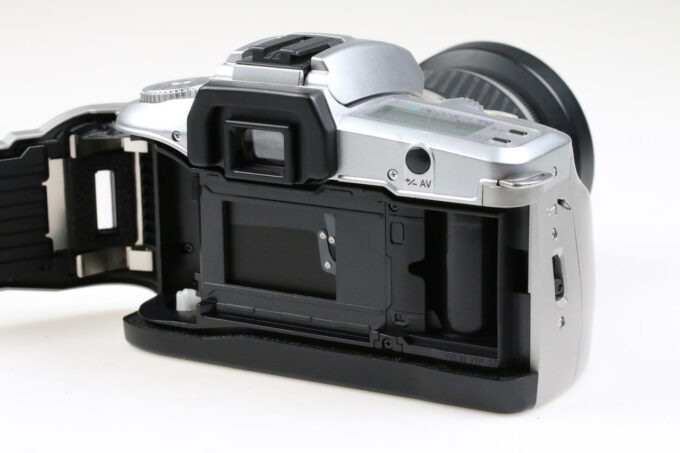 Minolta Dynax 40 mit AF Zoom 28-100mm f/3,5-5,6 D - #40510800