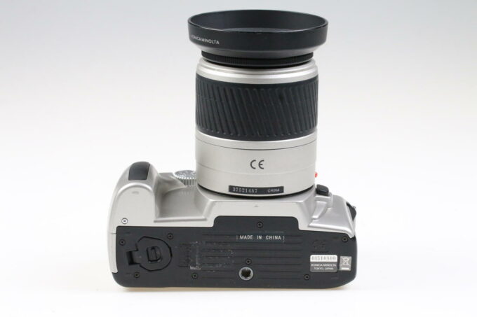 Minolta Dynax 40 mit AF Zoom 28-100mm f/3,5-5,6 D - #40510800