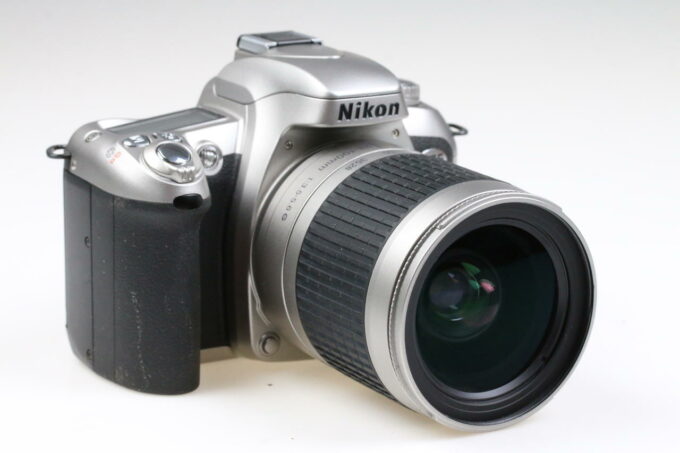 Nikon F75 mit AF 28-100mm f/3,5-5,6 G - #2404458