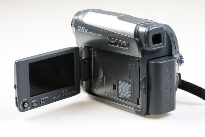 JVC GR-D725E Camcorder - #122P1045