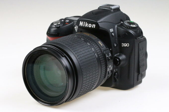 Nikon D90 mit AF-S DX 18-105mm f/3,5-5,6 G ED VR - #6819716