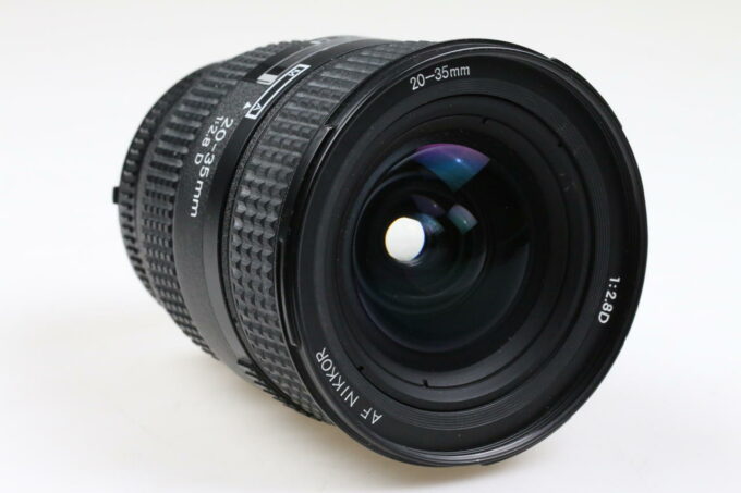 Nikon AF 20-35mm f/2,8 D - #242975