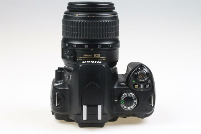 Nikon D40 mit AF-S DX 18-55mm f/3,5-5,6 G ED II - #6049710