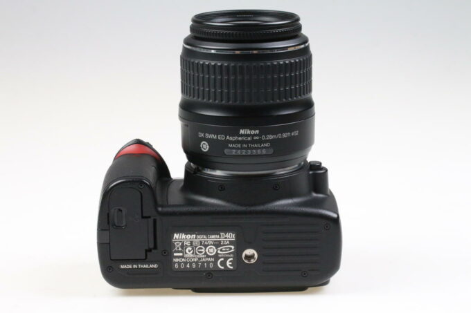 Nikon D40 mit AF-S DX 18-55mm f/3,5-5,6 G ED II - #6049710