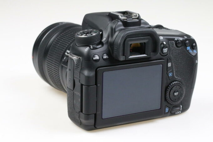 Canon EOS 70D mit EF-S 18-135mm f/3,5-5,6 IS STM - #053021001774