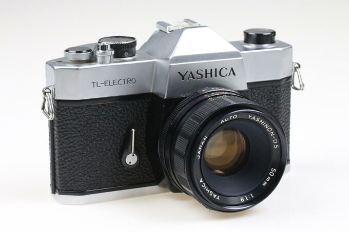 Yashica TL-Electro mit Yashinon-DS 50mm f/1,9 - #30800149