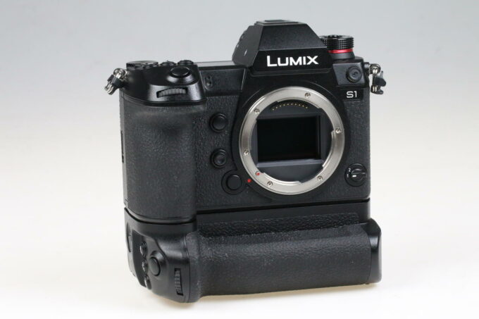 Panasonic Lumix DC-S1 mit DMW-BG1 Handgriff - #WJ9CA001311