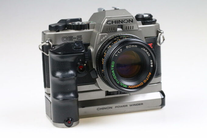 Chinon CE-5 mit Auto Chinon 50mm f/1,7 und Winder