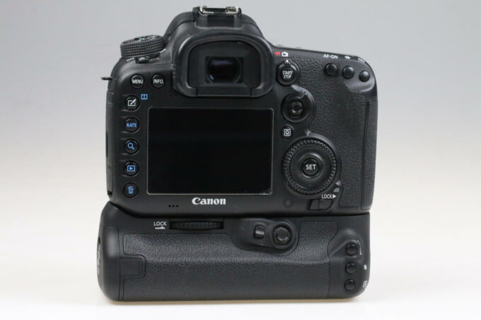 Canon EOS 7D Mark II mit Zubehörpaket - #273055000817