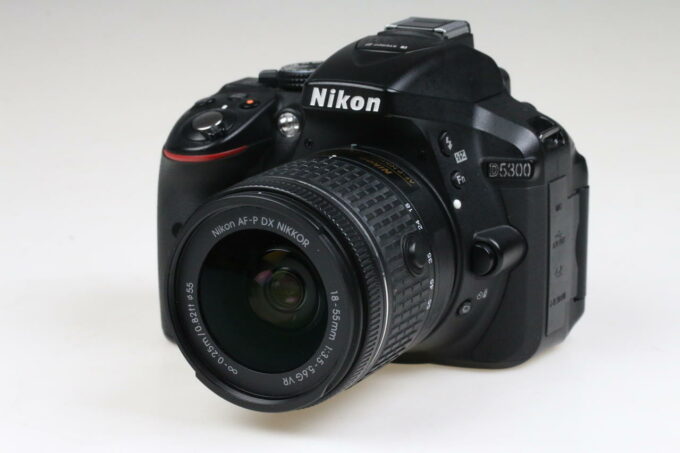 Nikon D5300 mit AF-P DX 18-55mm f/3,5-5,6 VR - #9732801