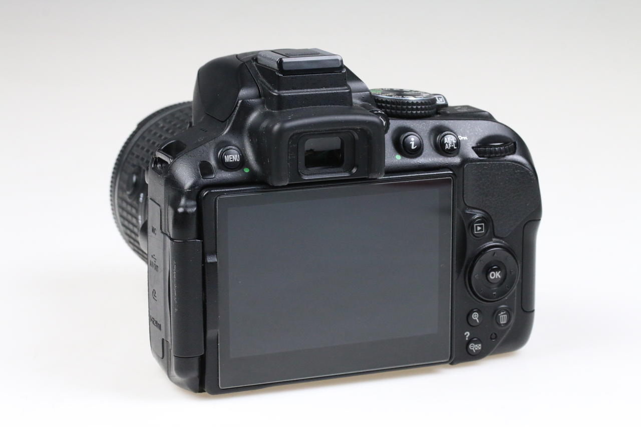 Nikon D5300 mit AF-P DX 18-55mm f/3,5-5,6 VR - #9732801